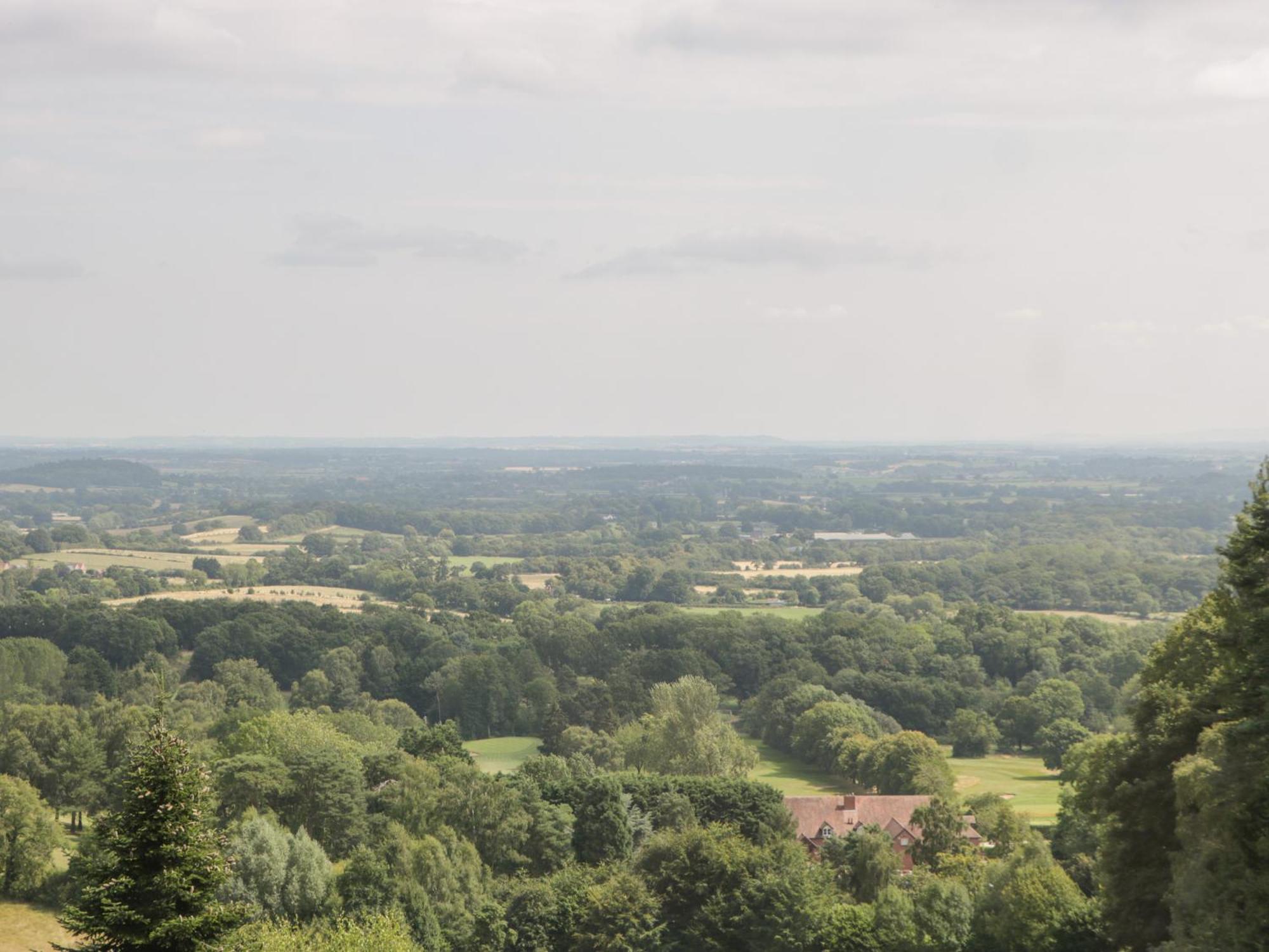 Amazing View Apartment Malvern Wells Exterior foto